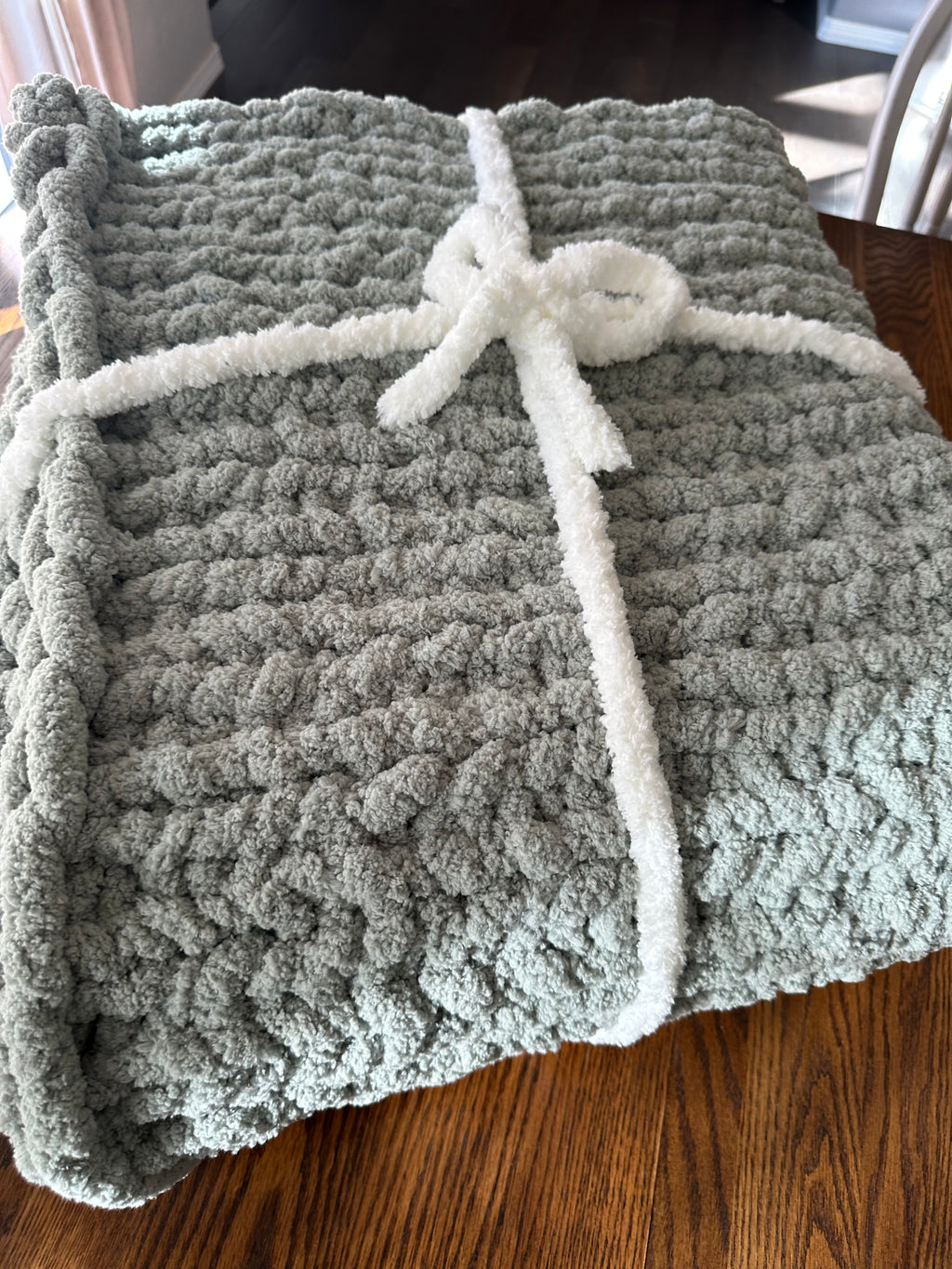Finger-Knitted Chenille Chunky Blanket